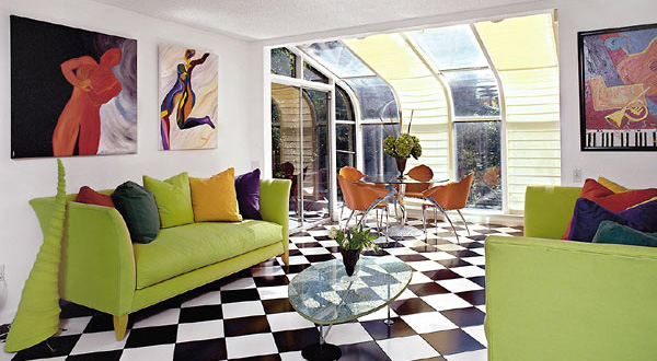 ไอเดียโดดเด่นด้วยสีสันและลวดลายศิลปะ