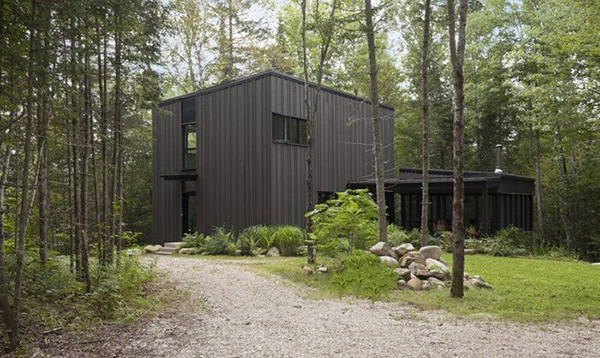 บ้านสองชั้น สไตล์โมเดิร์นใน Montreal