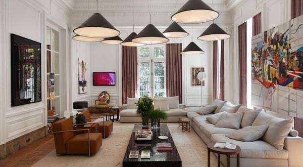 ตกแต่งห้องนั่งเล่นด้วยงานศิลปะ