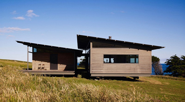 แบบบ้านไม้ชั้นเดียว ท่ามกลาง ท้องฟ้า ทะเลและขุนเขา