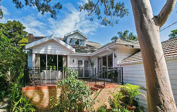 แบบบ้าน 2 ชั้น ตกแต่งสไตล์คลาสสิค 