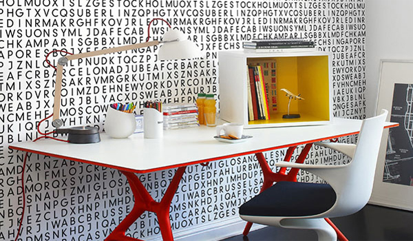 แต่งบ้านด้วยวอลเปเปอร์ลายตัวอักษร