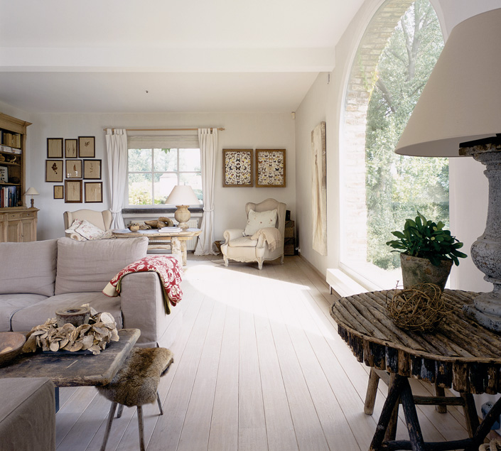 กรอบรูป ผ้าม่าน โคมไฟ โซฟา