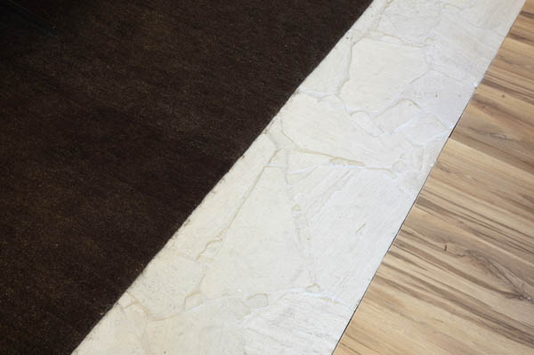 พรม หินอ่อน พื้นไม้