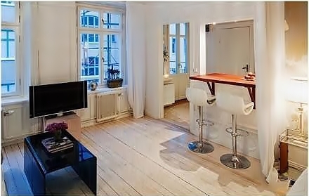 ตกแต่งห้องนั่งเล่นสีขาว