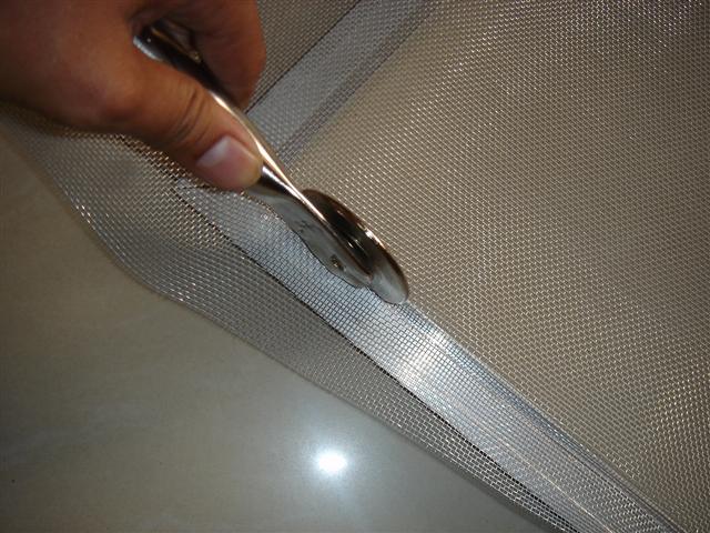 ทำมุ้งลวดที่ขาดด้วยตัวเอง ทำมุ้งลวดที่ขาดด้วยตัวเอง