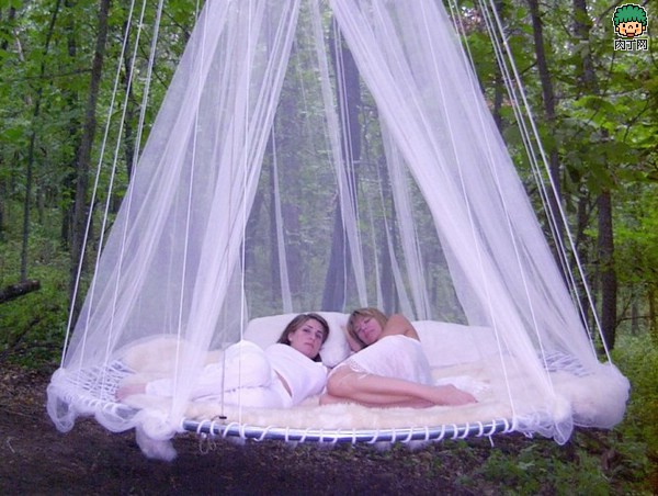 เตียงแขวน 