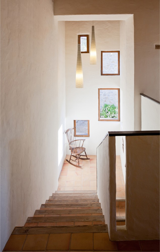 ตกแต่งระหว่างทางขึ้นชั้นสอง ตกแต่งระหว่างทางขึ้นชั้นสอง