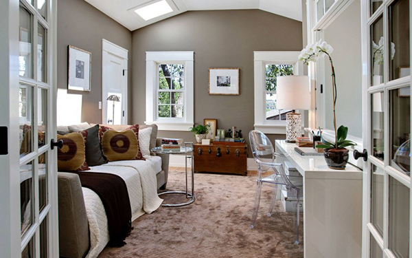 จัดห้องทำงานในห้องนั่งเล่น