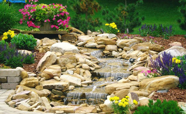 ตกแต่งสวนด้วยน้ำตก