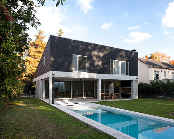 สระว่ายน้ำ