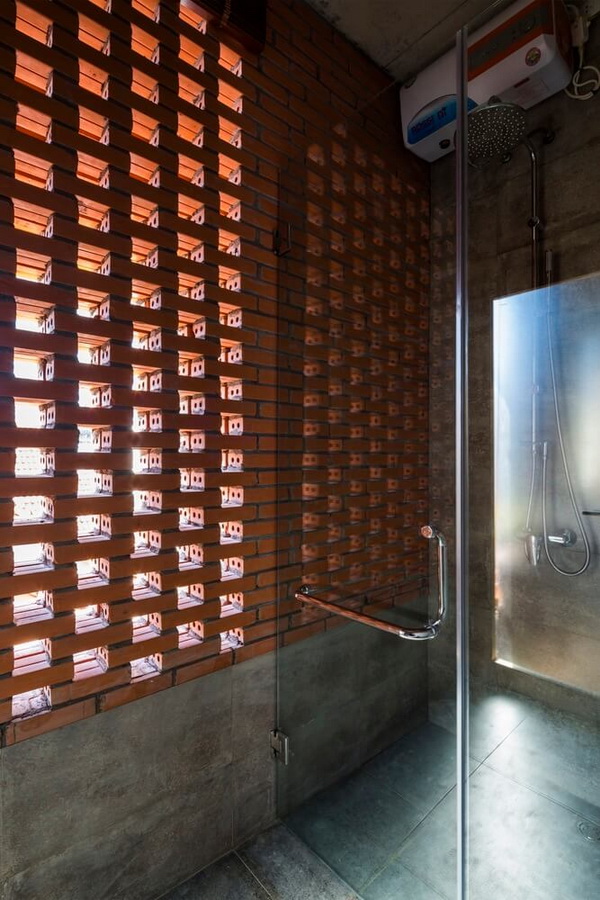 ผนังอิฐแดง