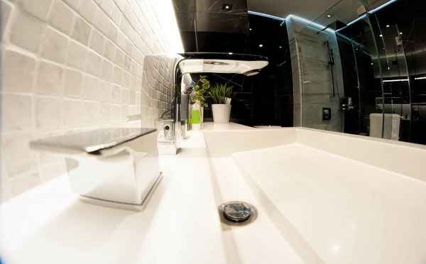 ตกแต่งห้องน้ำขาว ดำ