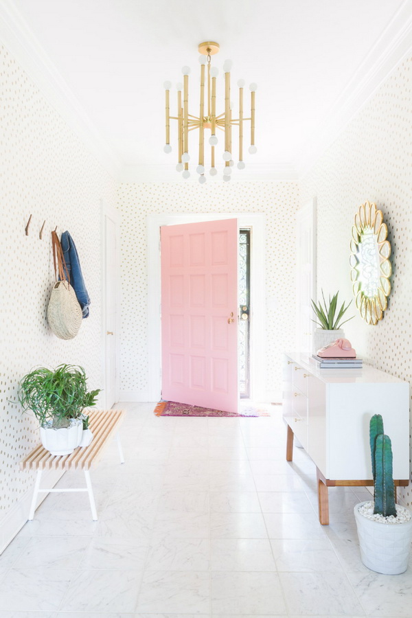 ตกแต่งประตูสีชมพู