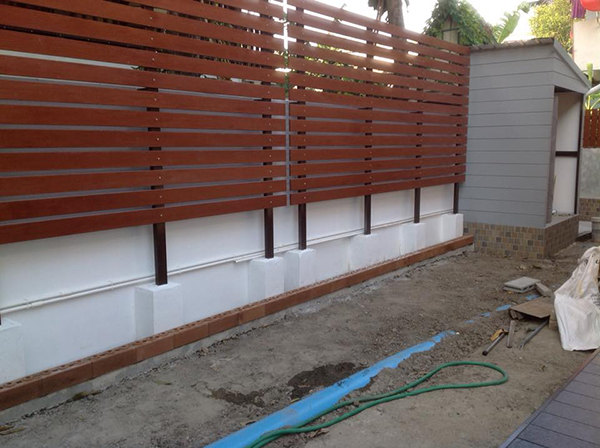 จัดสวนริมรั้วด้วยตัวเอง จัดสวนริมรั้วด้วยตัวเอง