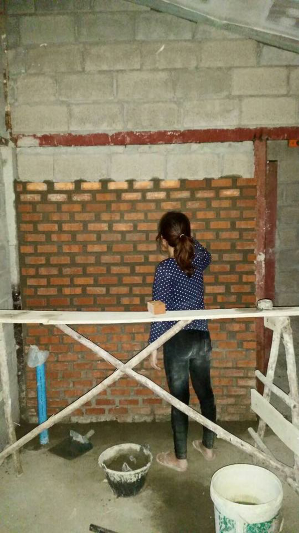 ผนังอิฐ