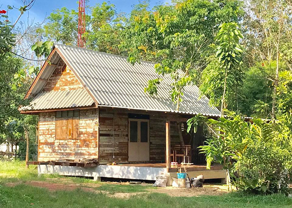 สร้างบ้านด้วยไม้เก่า