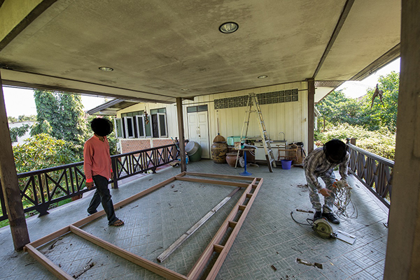รีโนเวท