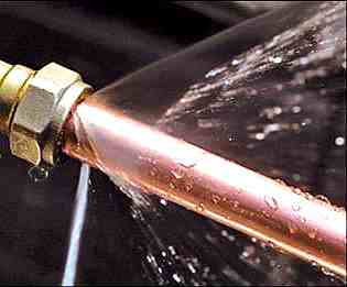 น้ำ ท่อน้ำ น้ำประปา น้ำสะอาด น้ำดื่ม น้ำในบ้าน 