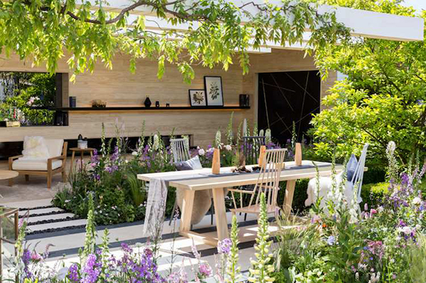 จัดสวนสไตล์อังกฤษ กับมุมนั่งเล่น