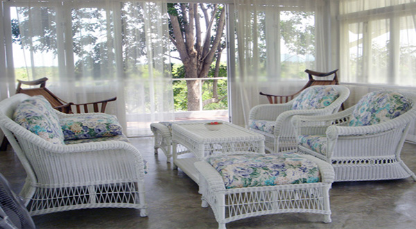 ออกแบบห้องนั่งเล่นสีขาวให้เหมาะแก่การพักผ่อน