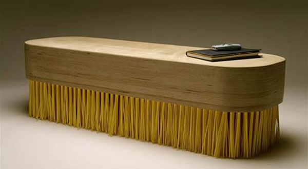 แต่งห้องนั่งเล่น กับเก้าอี้แปลง ที่สะดุดตาอย่างจัง