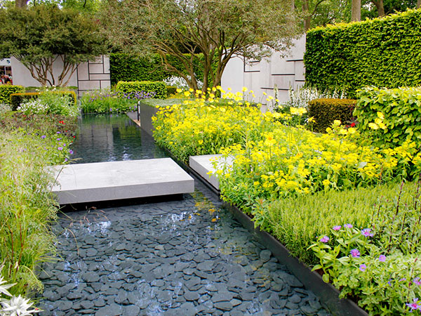 เปลี่ยนสวนเก่าให้สวยดังเดิม