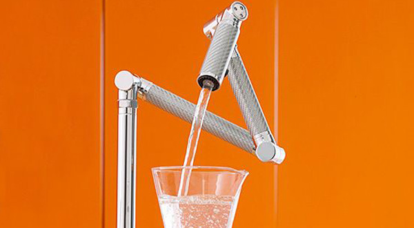 ก๊อกน้ำหุ่นยนต์