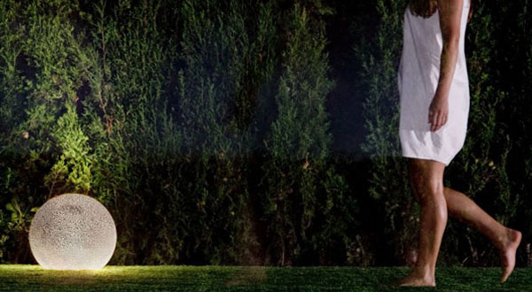 โคมไฟน้ำกลางแจ้ง