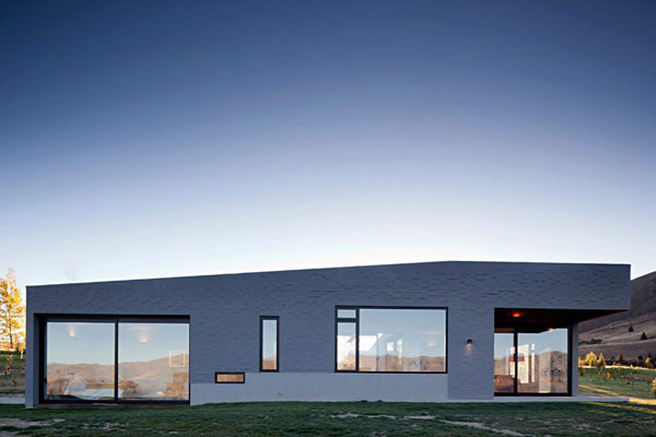 บ้านอิฐหลังใหญ่ สไตล์โมเดิร์น