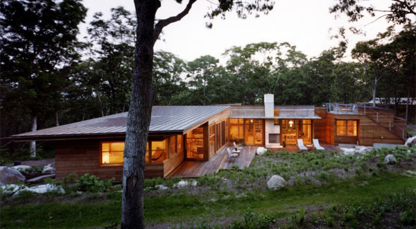 บ้านไม้ งามสง่ากลางธรรมชาติ