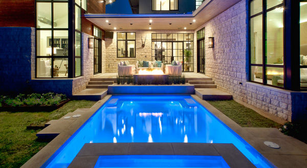 เช็คก่อนสร้างสระว่ายน้ำในบ้าน