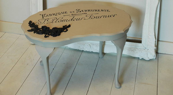 โต๊ะเก้าอีแสนสวย