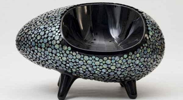 ตกแต่งห้องนั่งเล่น ด้วยเก้าอี้ ระยิบระยับ สุดโมเดิร์น