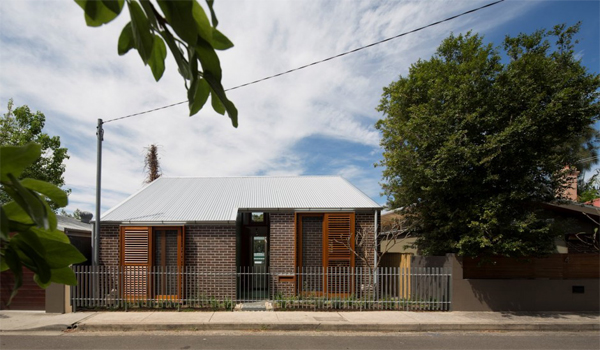 แบบบ้าน 2 ชั้น เก๋ๆ เหมาะสำหรรับพื้นที่สี่เหลี่ยมผืนผ้า