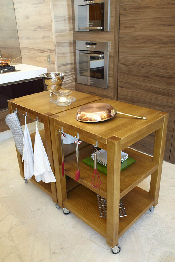 โต๊ะวางของ ผนังไม้ ตะขอสแตนเลส โต๊ะวางของ ผนังไม้ ตะขอสแตนเลส