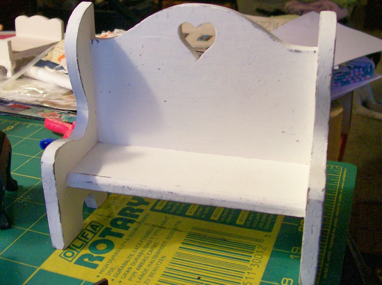 โต๊ะไม้สีขาว โต๊ะไม้สีขาว