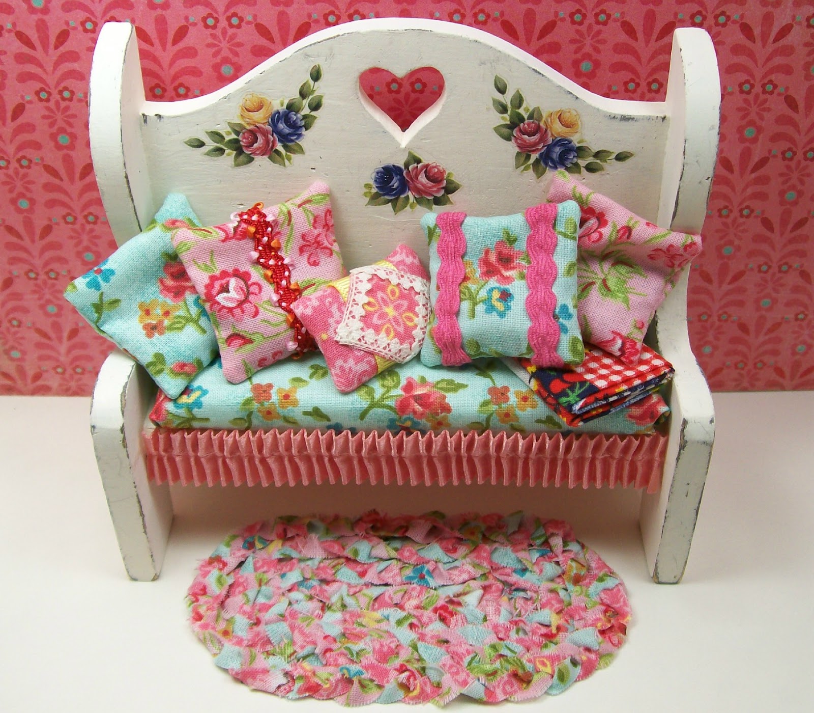 โต๊ะไม้ลวดลายวินเทจ โต๊ะไม้ลวดลายวินเทจ