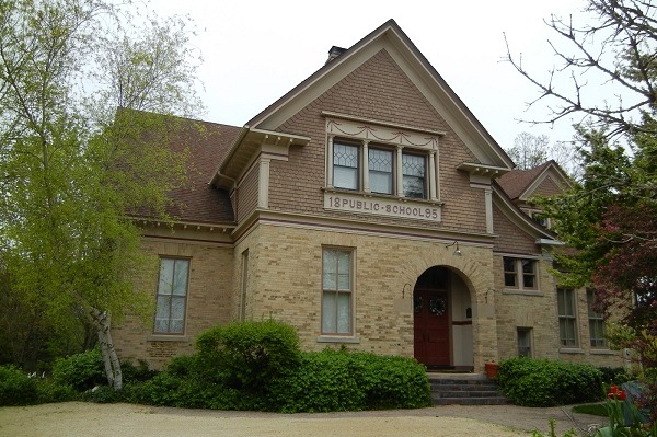 สถาปัตยกรรมที่พักอาศัยแบบโรงเรียนเก่า สถาปัตยกรรมที่พักอาศัยแบบโรงเรียนเก่า