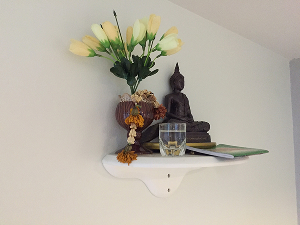 หิ้งพระ หิ้งพระ