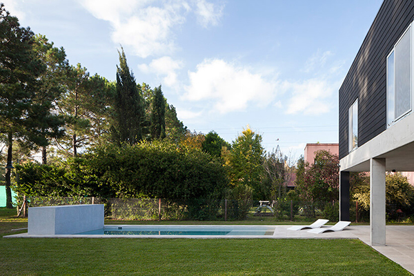 สนามหญ้าหน้าบ้าน สนามหญ้าหน้าบ้าน