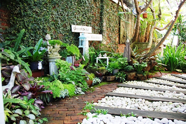 เทคนิคจัดสวนริมรั้ว เทคนิคจัดสวนริมรั้ว