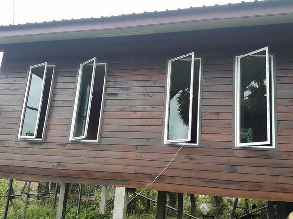 ติดตั้งหน้าต่างบานเปิด ติดตั้งหน้าต่างบานเปิด